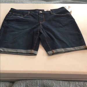 Dark blue Bermuda jean shorts